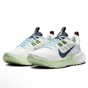 NIKE | Women's Lightweight Breathable Juniper Trail 2‎ Running Shoes, Size 8.5